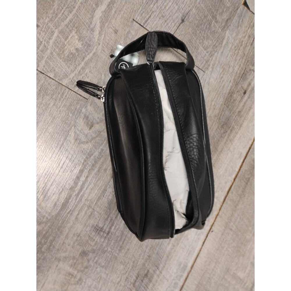 PENGUIN by Munsingwear Men's BLACK Toiletry Shaving Kit Travel Bag - Picture 4 of 5